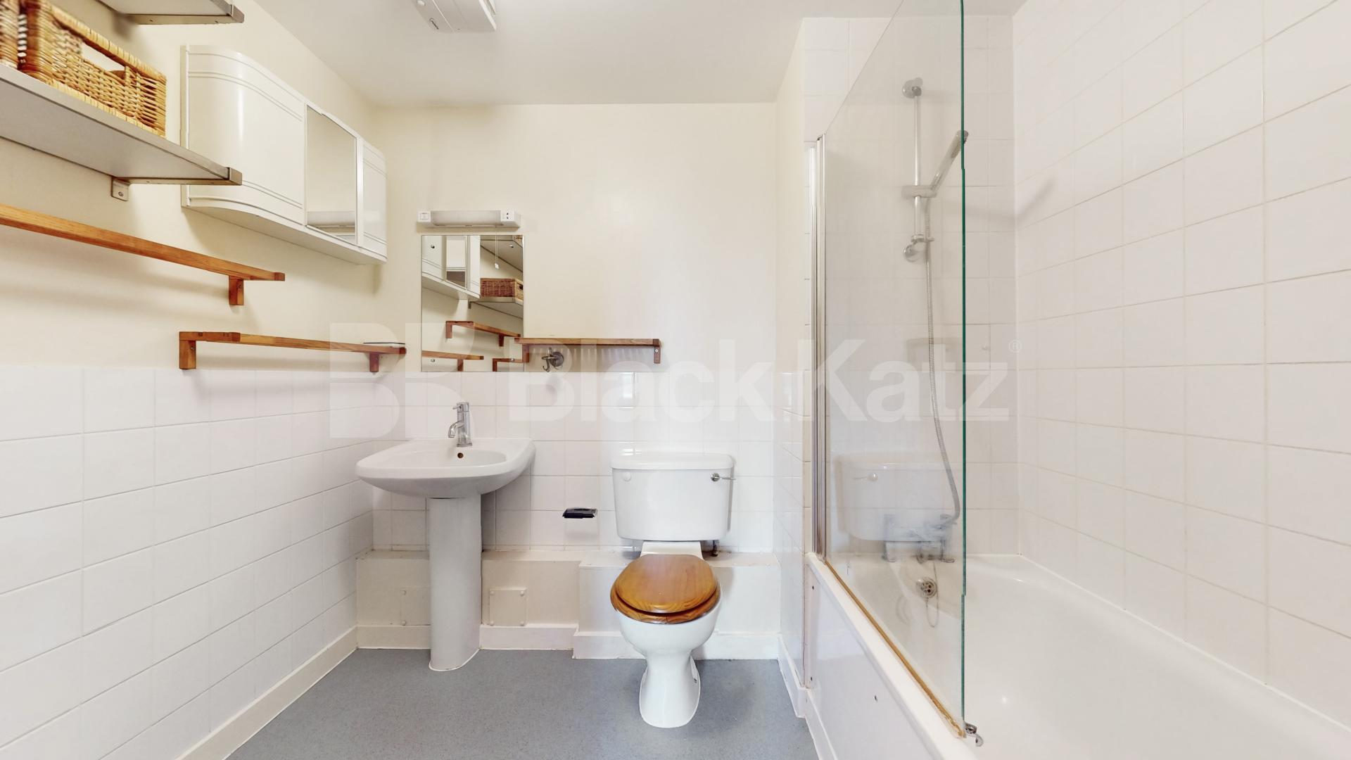 2 bedroom apartment seconds away from Caledonian road station inc all bills Cottage Road, Caledonian Road